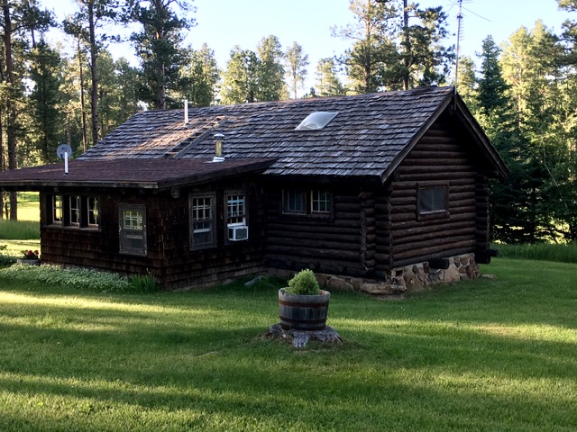Little Elk Cabin & Cottage